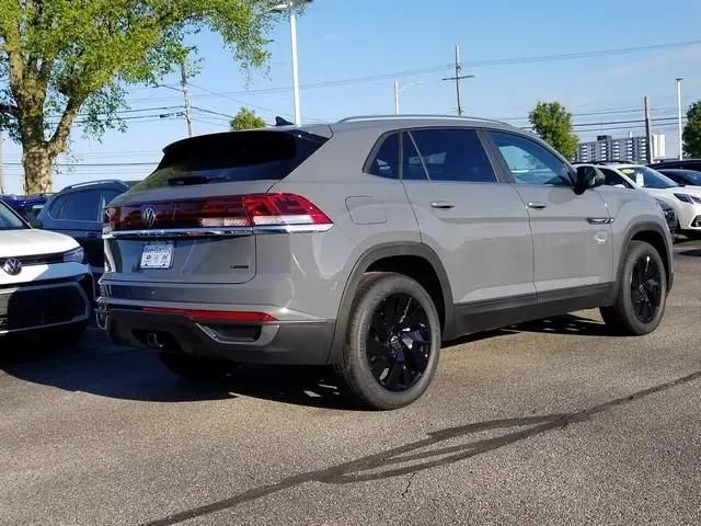 2026 Volkswagen Atlas Cross Sport SE with Technology