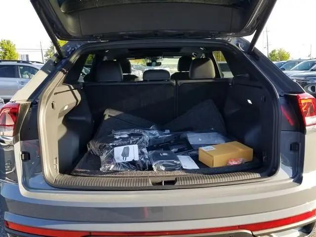 2026 Volkswagen Atlas Cross Sport SE with Technology