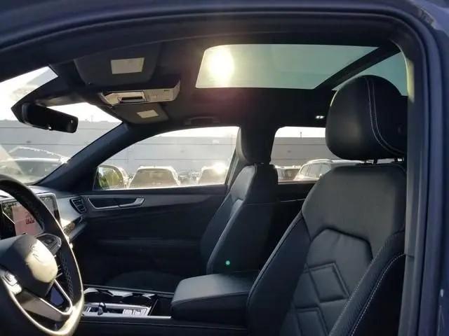 2026 Volkswagen Atlas Cross Sport SE with Technology