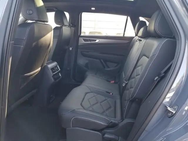 2026 Volkswagen Atlas Cross Sport SE with Technology