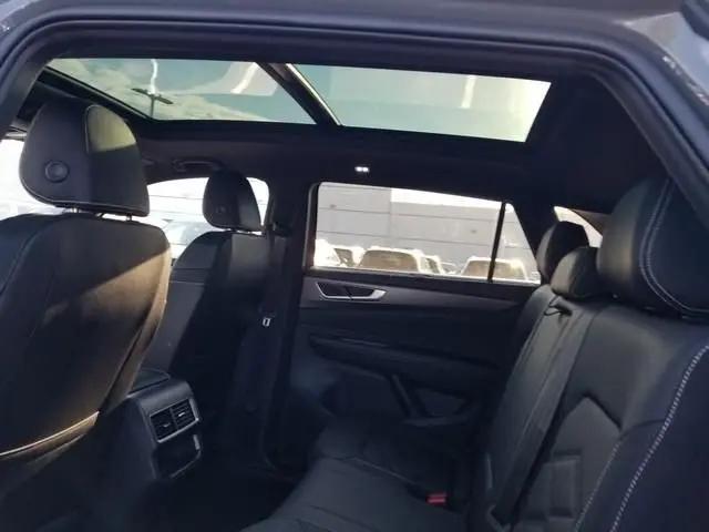2026 Volkswagen Atlas Cross Sport SE with Technology