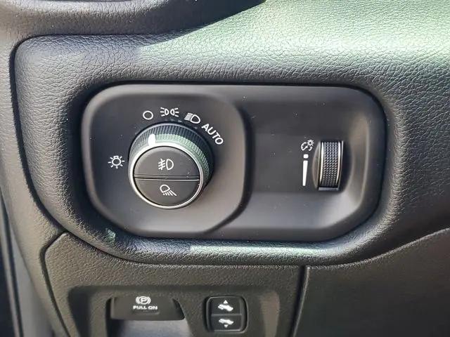2021 Ram 1500 Big Horn Crew Cab 4x4 5'7" Box