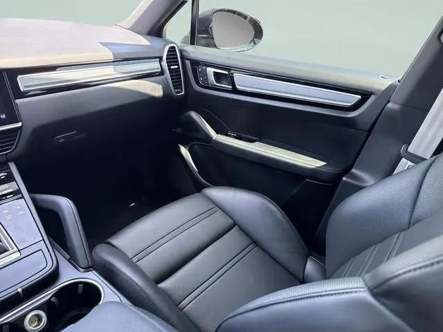 2022 Porsche Cayenne Platinum Edition