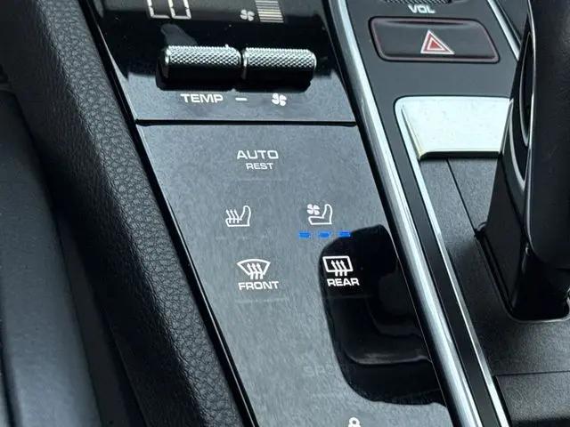 2022 Porsche Cayenne Platinum Edition
