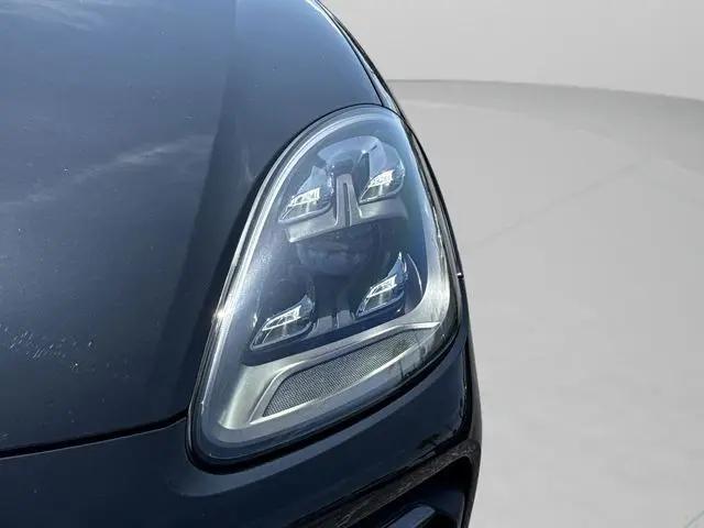 2022 Porsche Cayenne Platinum Edition