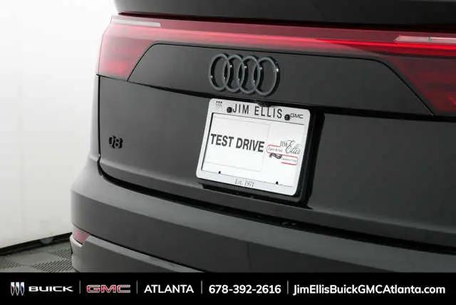 2025 Audi Q8 Premium Plus 55 TFSI quattro