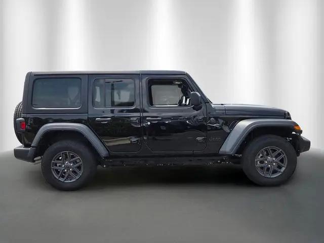 2025 Jeep Wrangler 4-Door Summit 4x4