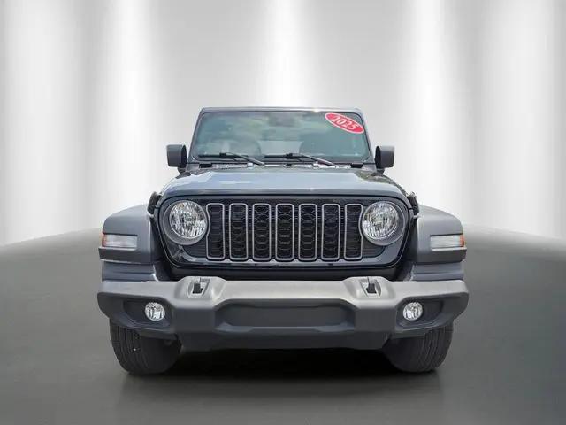 2025 Jeep Wrangler 4-Door Summit 4x4
