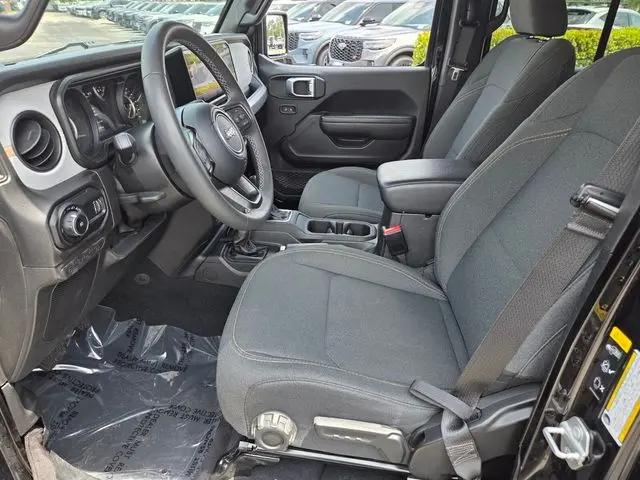 2025 Jeep Wrangler 4-Door Summit 4x4