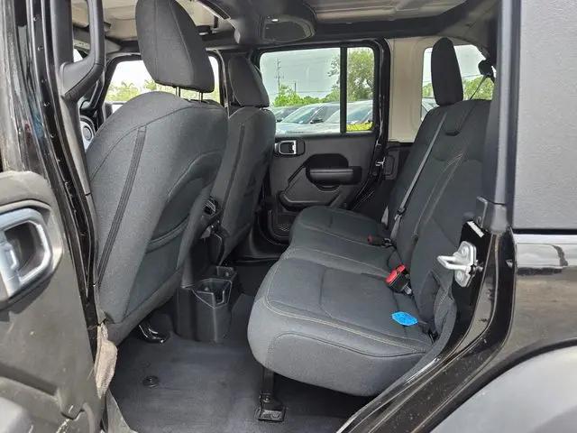 2025 Jeep Wrangler 4-Door Summit 4x4
