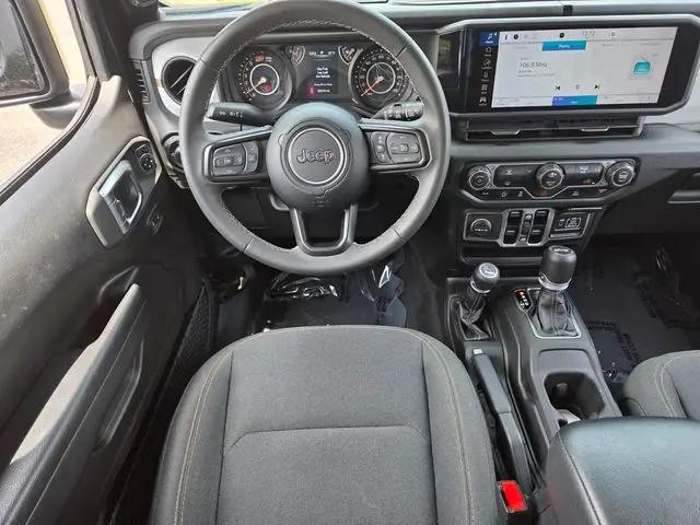 2025 Jeep Wrangler 4-Door Summit 4x4