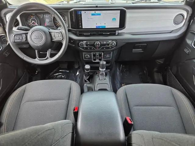 2025 Jeep Wrangler 4-Door Summit 4x4