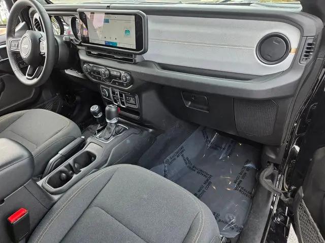 2025 Jeep Wrangler 4-Door Summit 4x4