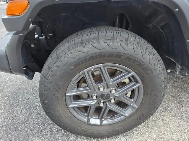 2025 Jeep Wrangler 4-Door Summit 4x4