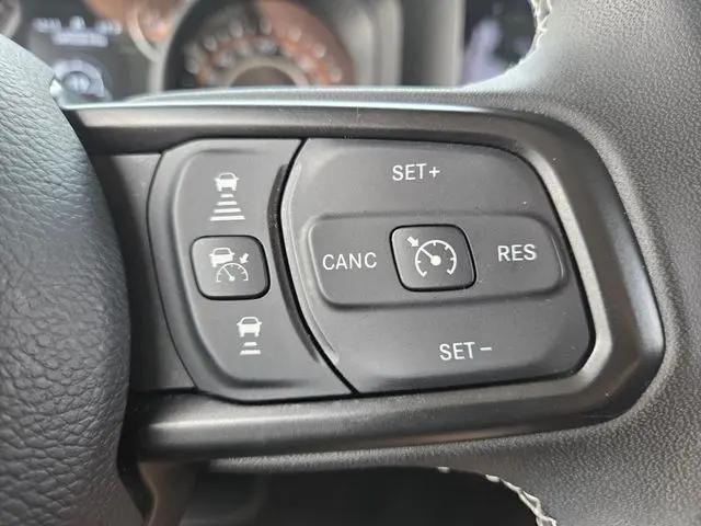 2025 Jeep Wrangler 4-Door Summit 4x4