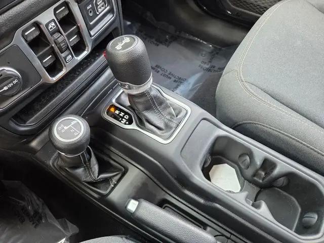 2025 Jeep Wrangler 4-Door Summit 4x4