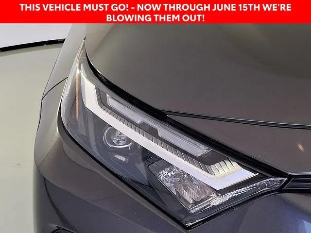 2025 Toyota RAV4 LE