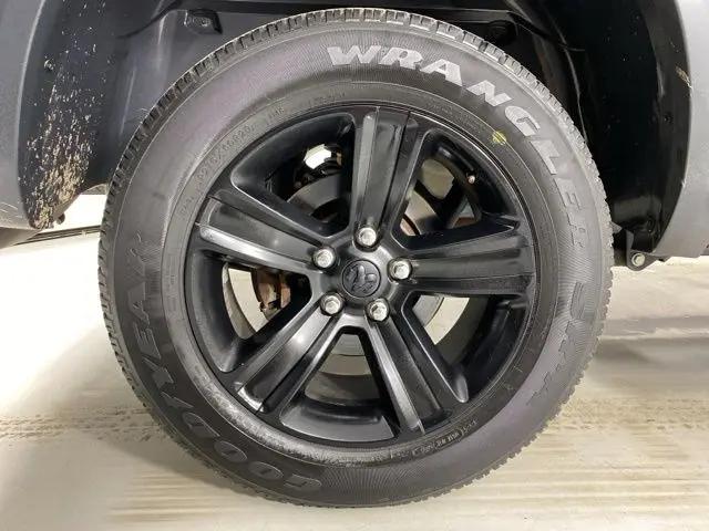 2022 Ram 1500 Classic Warlock Crew Cab 4x4 5'7" Box