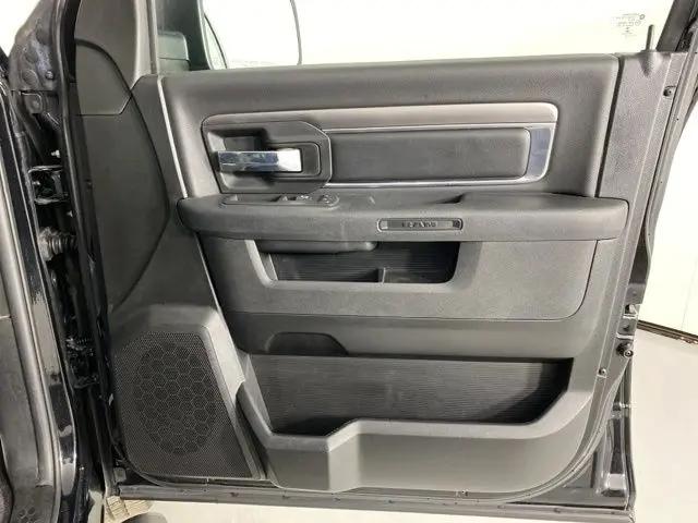 2022 Ram 1500 Classic Warlock Crew Cab 4x4 5'7" Box