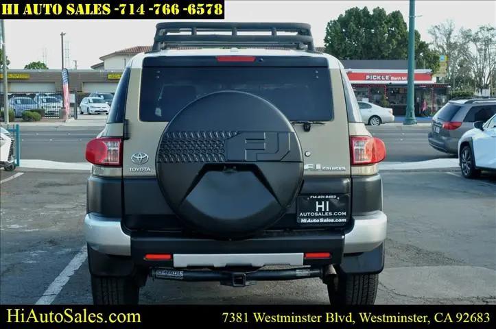 2011 Toyota FJ Cruiser Base