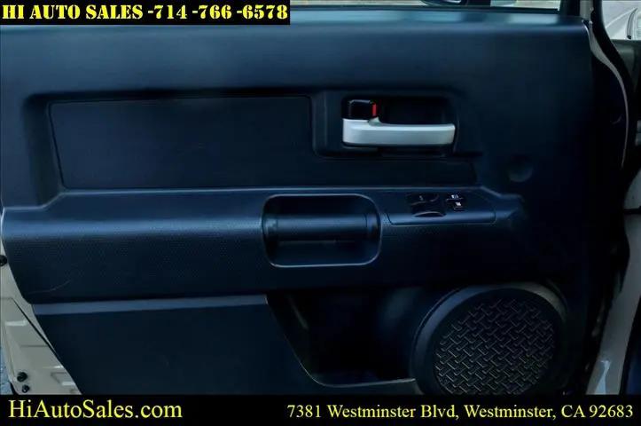2011 Toyota FJ Cruiser Base