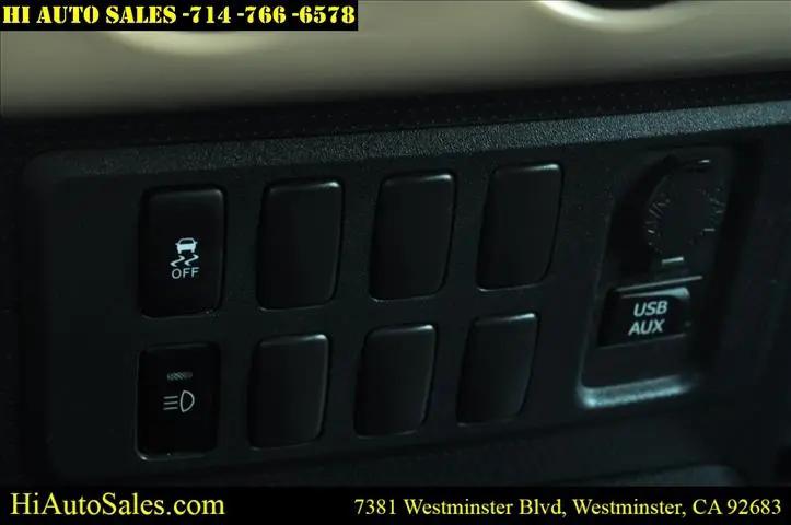 2011 Toyota FJ Cruiser Base
