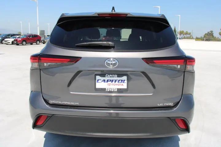 2024 Toyota Highlander LE