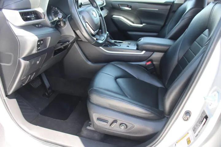 2023 Toyota Highlander XLE