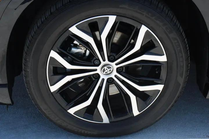 2025 Toyota Crown Signia XLE