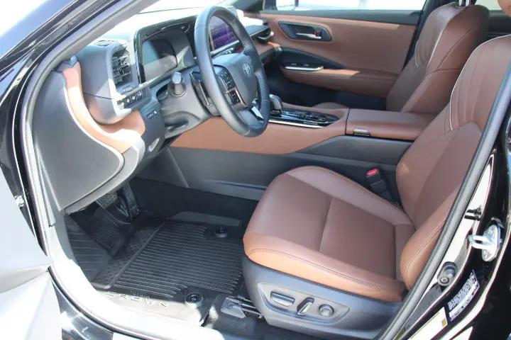 2025 Toyota Crown Signia XLE