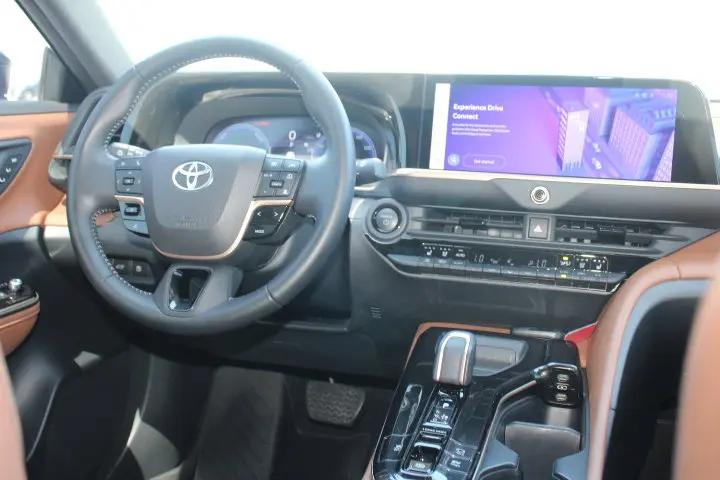 2025 Toyota Crown Signia XLE