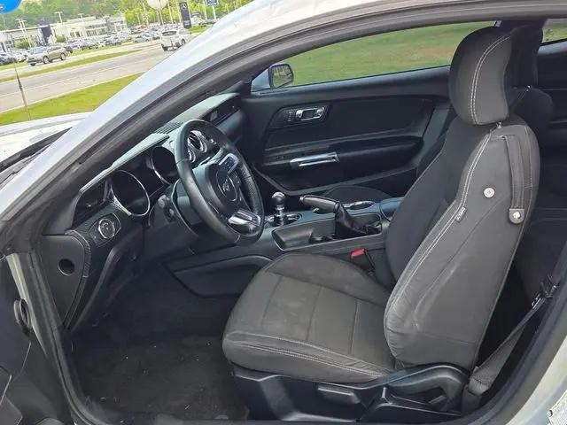 2017 Ford Mustang V6
