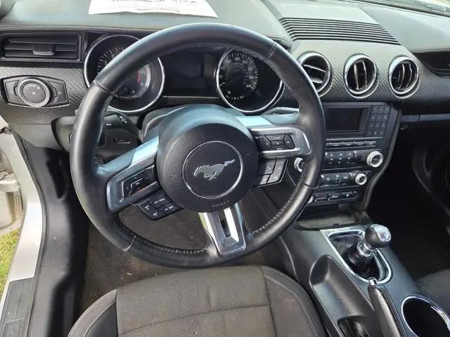 2017 Ford Mustang V6