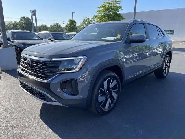 2026 Volkswagen Atlas Cross Sport SE with Technology