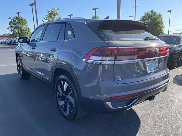 2026 Volkswagen Atlas Cross Sport SE with Technology