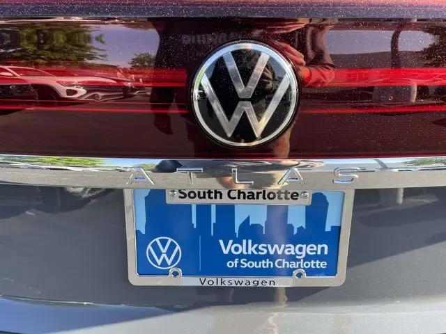 2026 Volkswagen Atlas Cross Sport SE with Technology