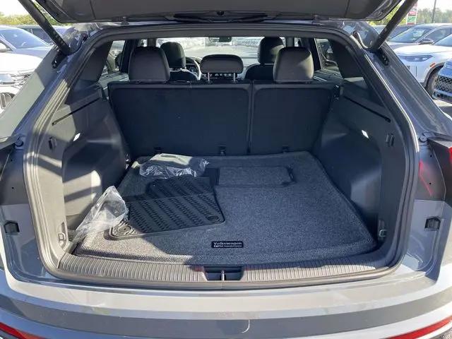 2026 Volkswagen Atlas Cross Sport SE with Technology