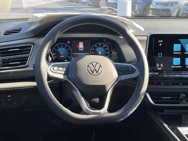 2026 Volkswagen Atlas Cross Sport SE with Technology