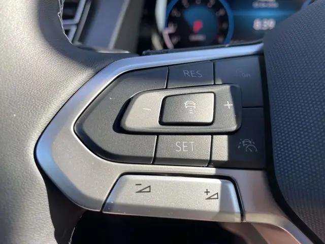 2026 Volkswagen Atlas Cross Sport SE with Technology