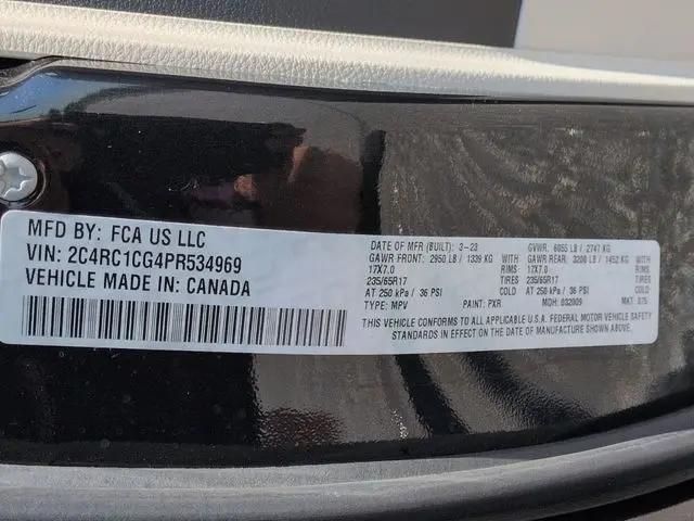 2023 Chrysler Voyager LX