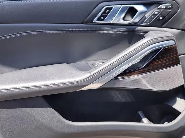 2025 BMW X6 xDrive40i
