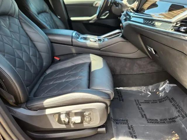 2025 BMW X6 xDrive40i