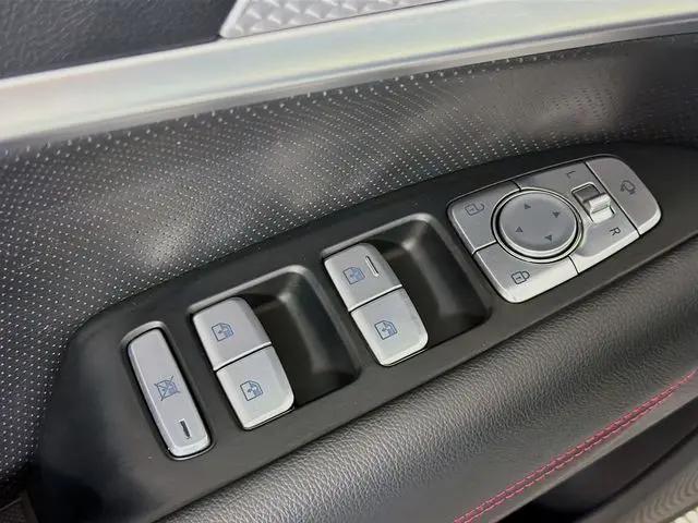 2023 Genesis G70 2.0T AWD