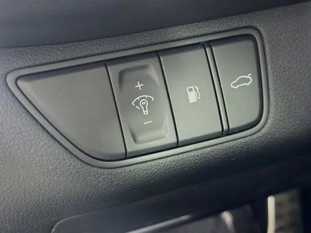 2023 Genesis G70 2.0T AWD