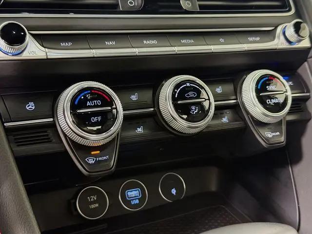 2023 Genesis G70 2.0T AWD