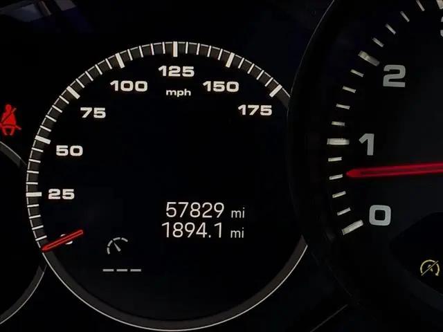 2023 Porsche Cayenne Platinum Edition