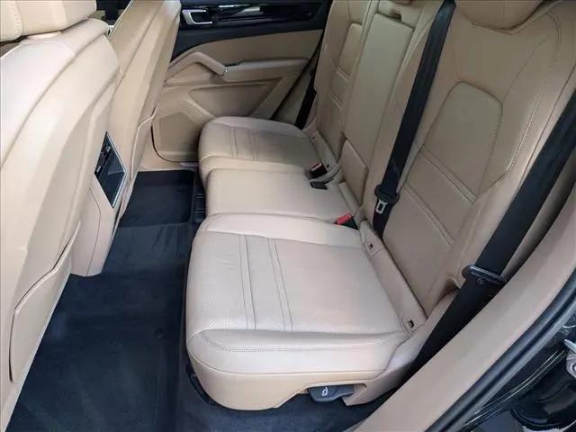 2023 Porsche Cayenne Platinum Edition