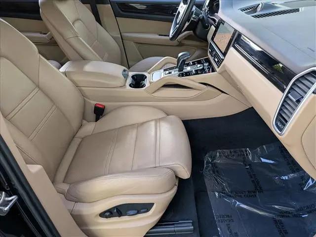 2023 Porsche Cayenne Platinum Edition