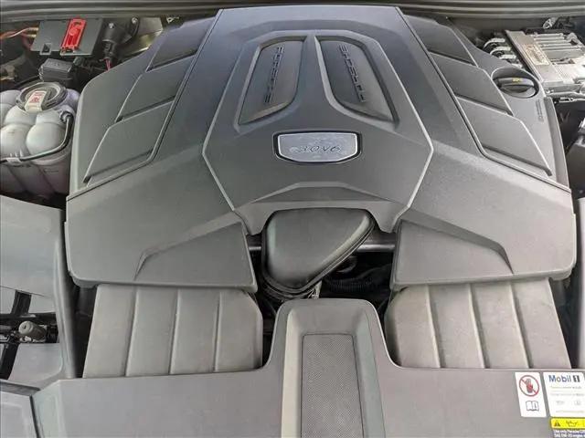 2023 Porsche Cayenne Platinum Edition