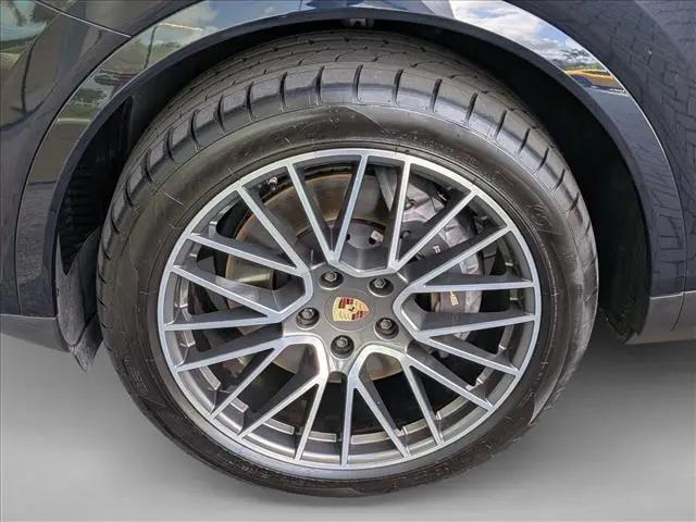 2023 Porsche Cayenne Platinum Edition